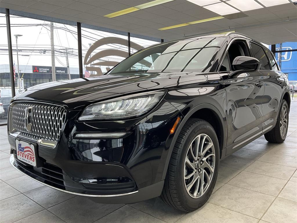 2022 Lincoln Corsair Standard photo 3