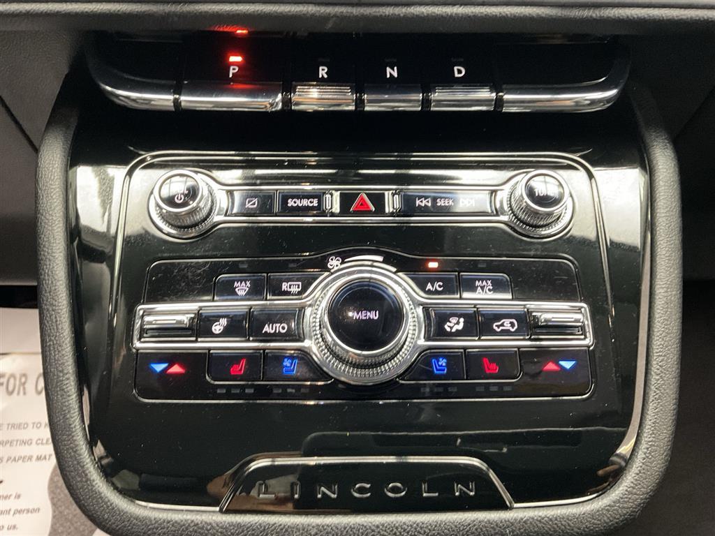 2022 Lincoln Corsair Standard photo 19