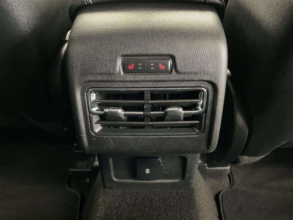 2022 Lincoln Corsair Standard photo 16