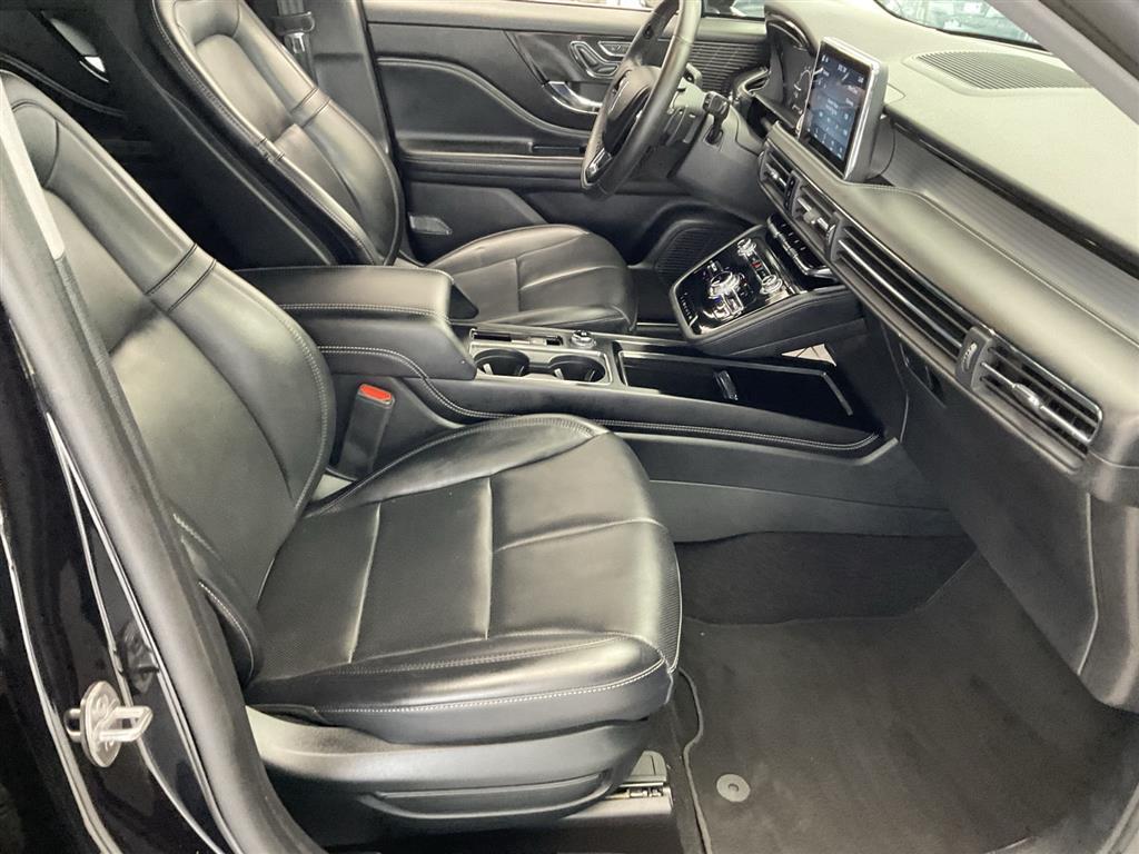 2022 Lincoln Corsair Standard photo 13