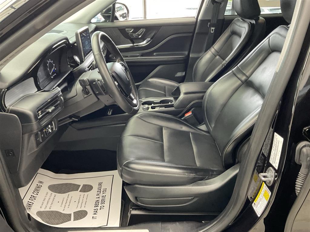 2022 Lincoln Corsair Standard photo 9