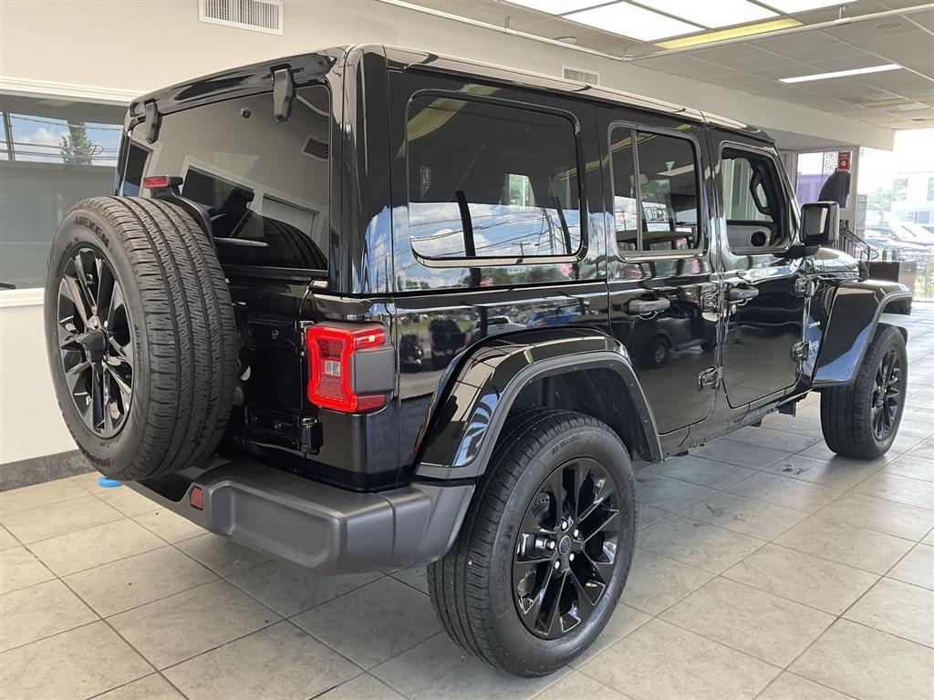2024 Jeep Wrangler 4xe Sahara photo 4