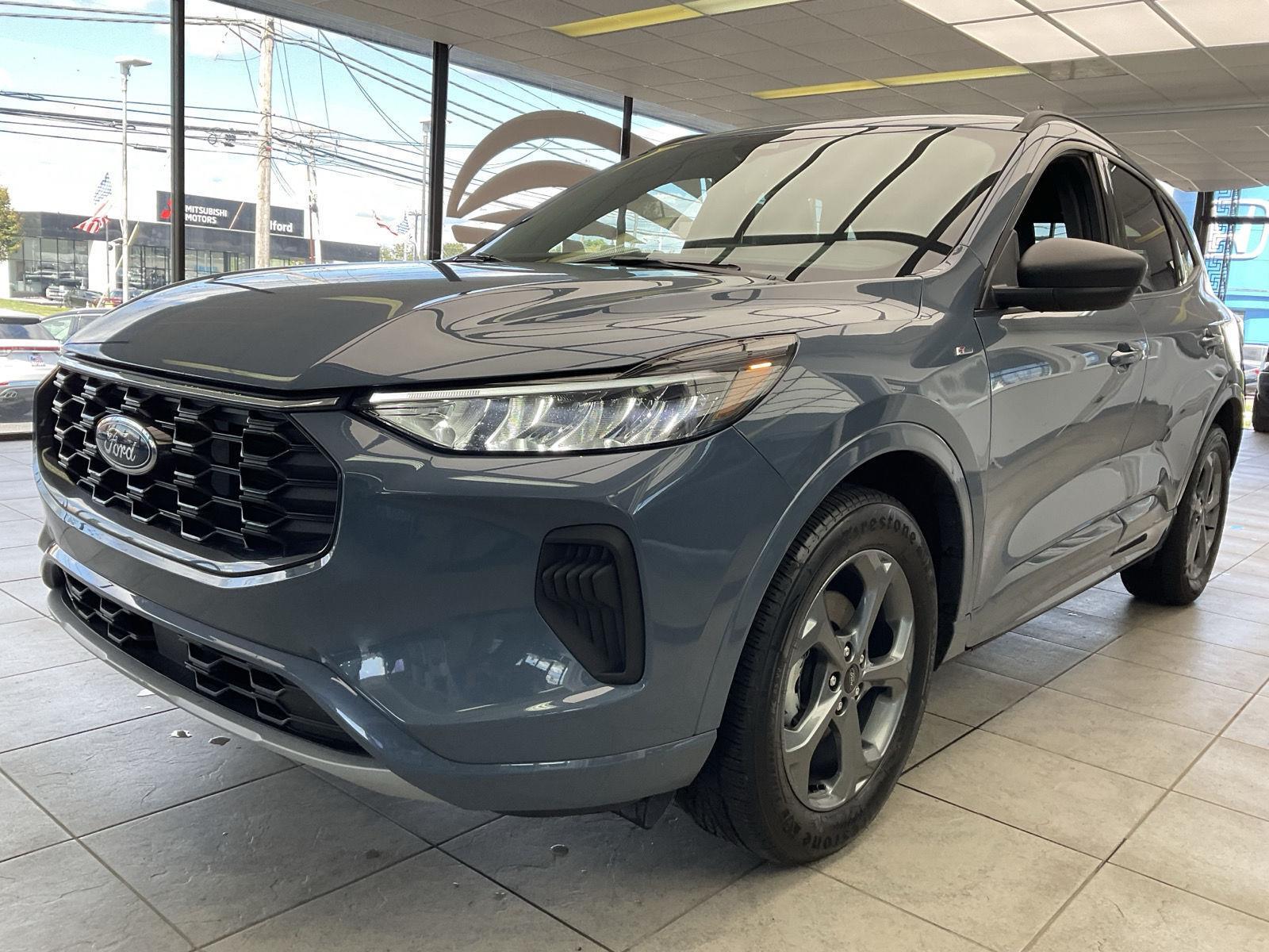 2023 Ford Escape ST-Line photo 3