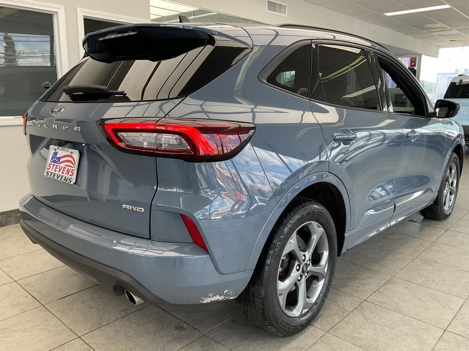 2023 Ford Escape ST-Line photo 5