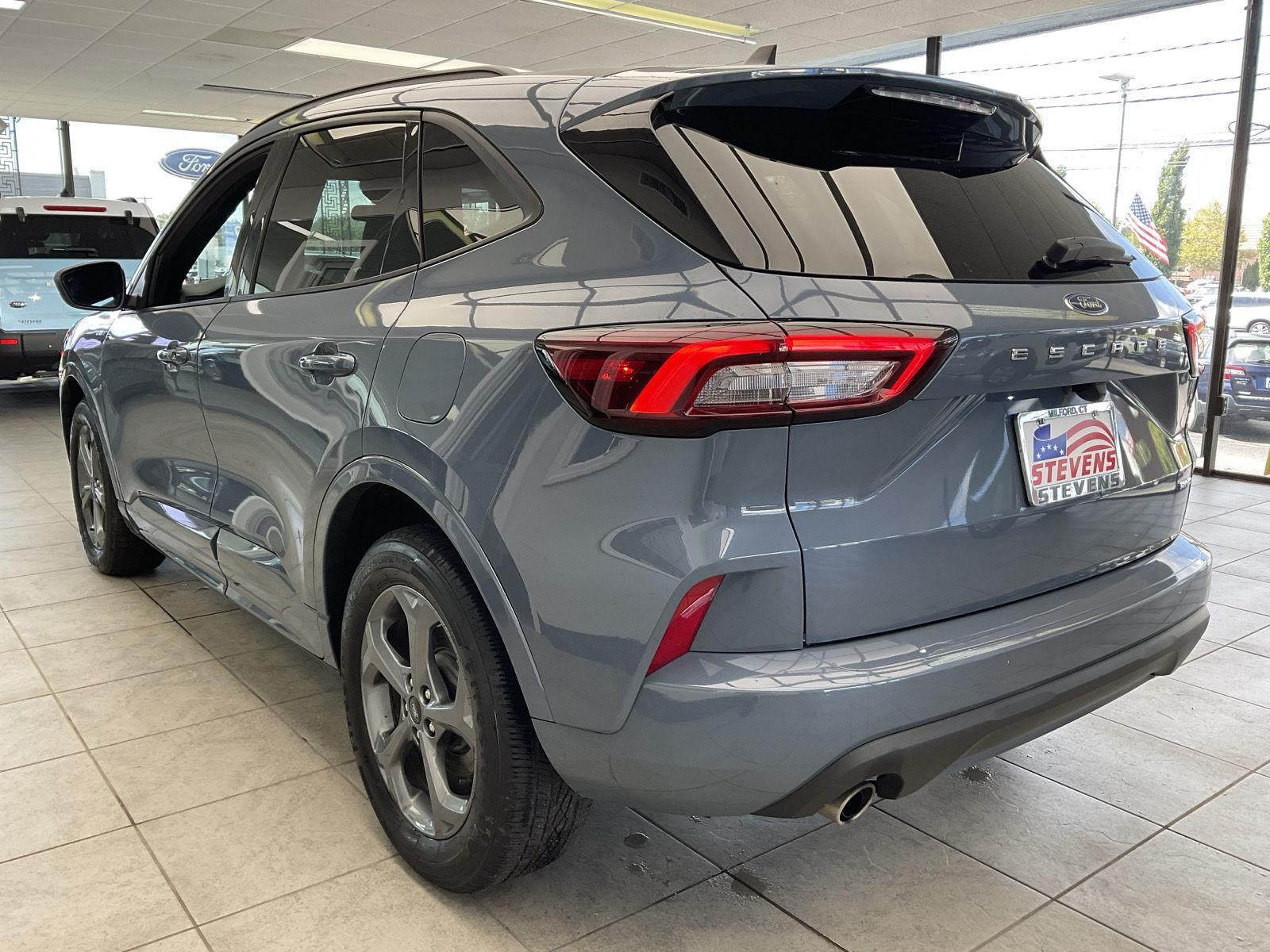 2023 Ford Escape ST-Line photo 7