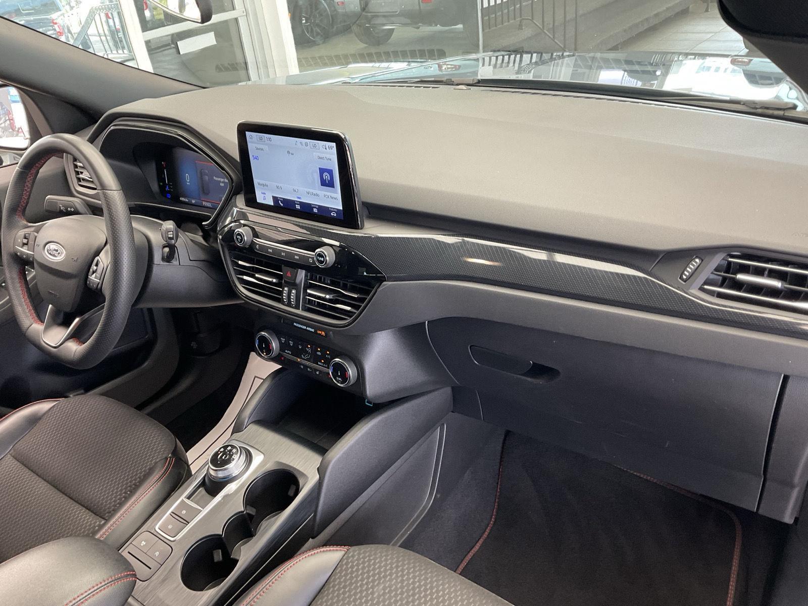 2023 Ford Escape ST-Line photo 12