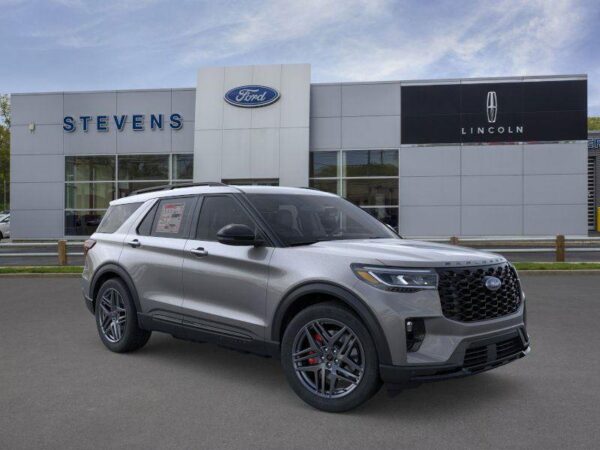 2025 Ford Explorer photo 30