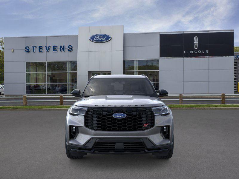 2025 Ford Explorer ST photo 7