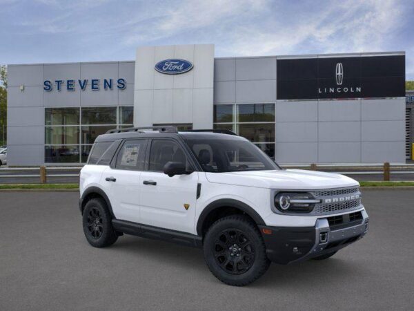 2025 Ford Explorer photo 31