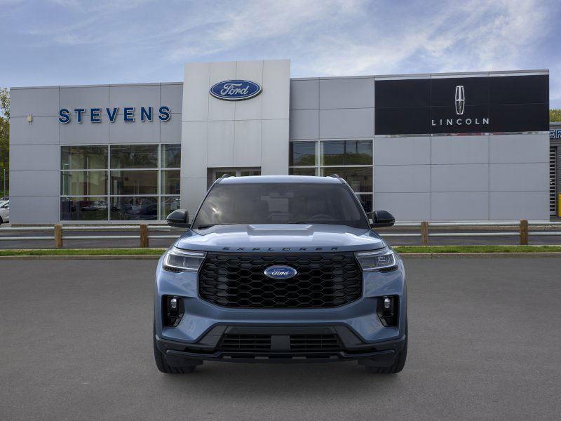 2025 Ford Explorer ST-Line photo 4