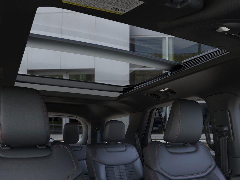 2025 Ford Explorer ST-Line photo 21