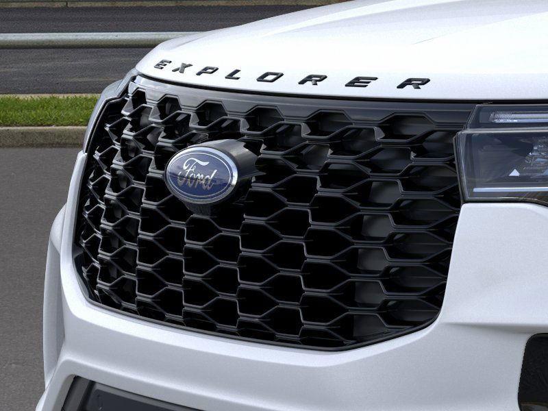 2025 Ford Explorer ST-Line photo 16