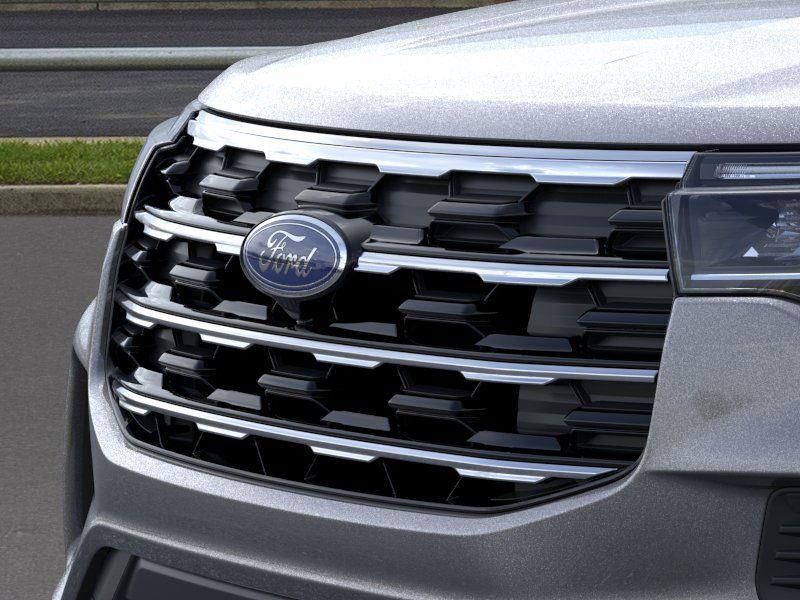 2025 Ford Explorer photo 13