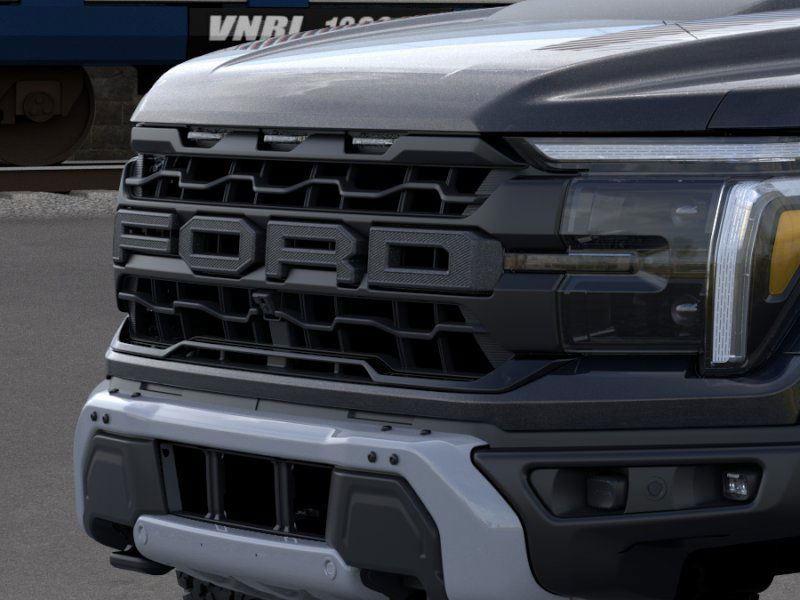 2025 Ford F-150 Raptor photo 13