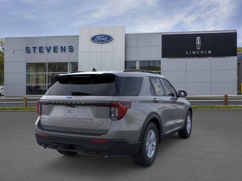 2025 Ford Explorer photo 5
