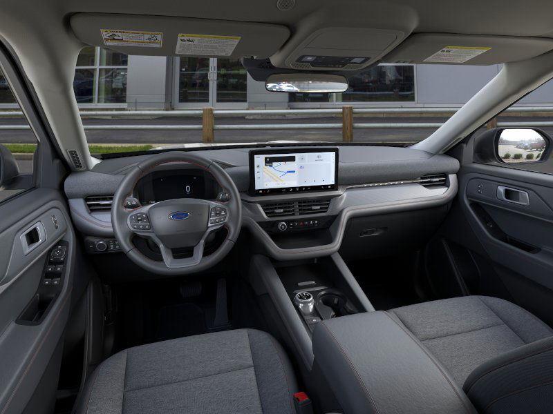 2025 Ford Explorer photo 6