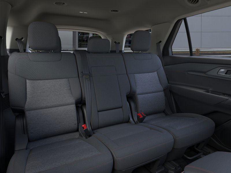 2025 Ford Explorer photo 8