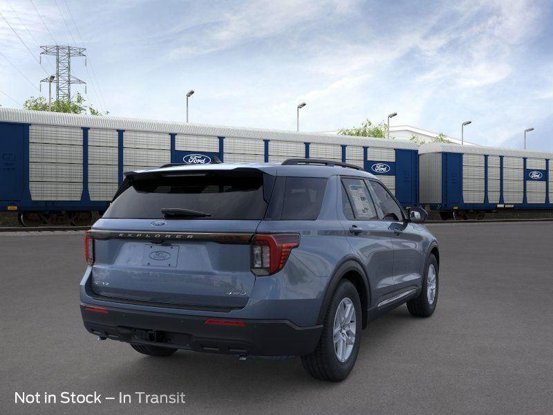 2025 Ford Explorer photo 6