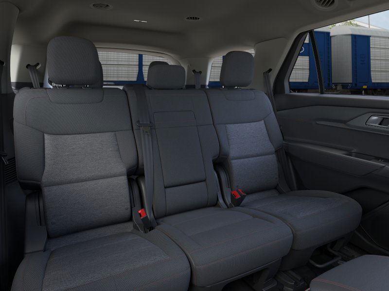 2025 Ford Explorer photo 9