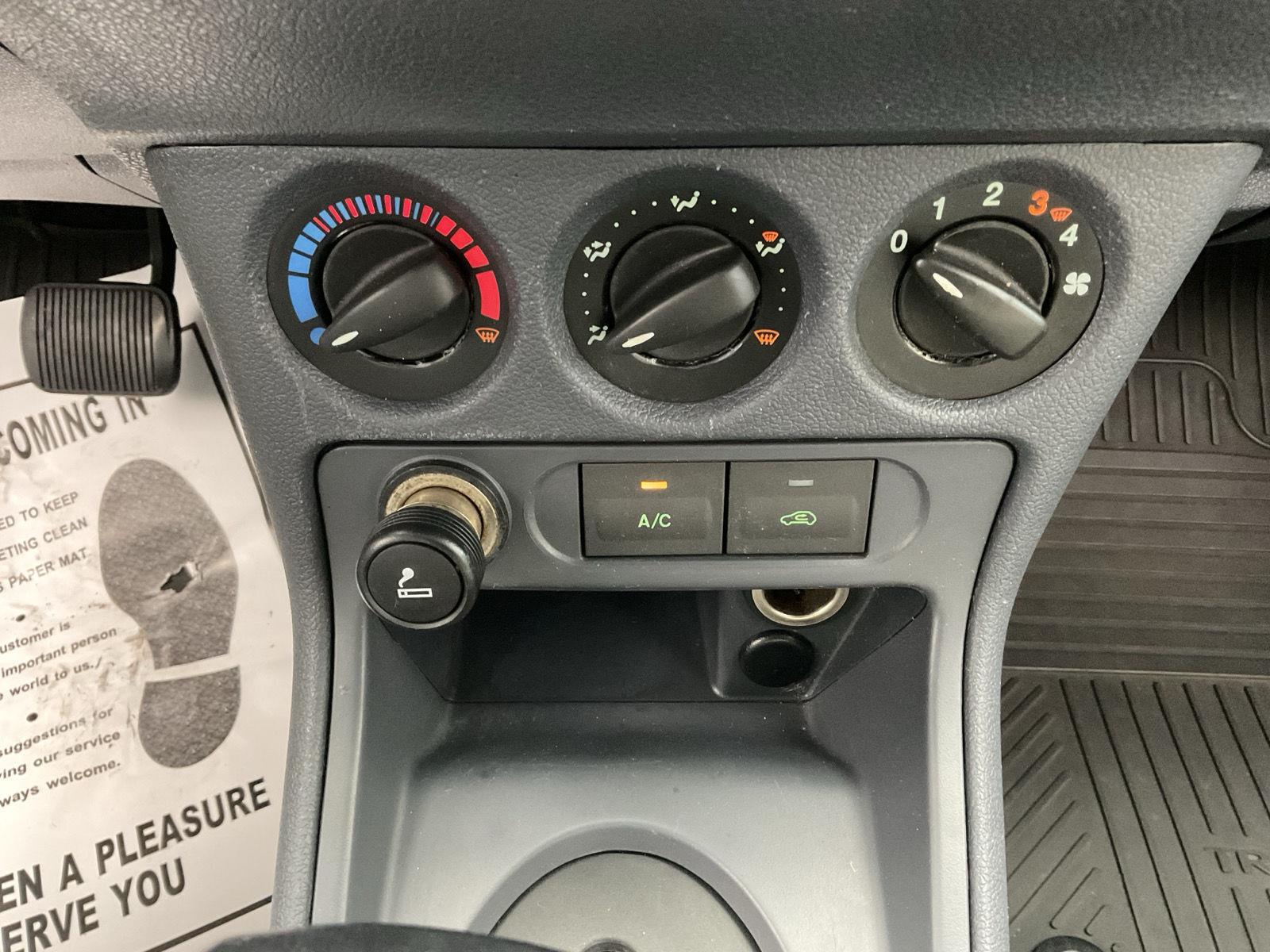 2012 Ford Transit Connect XL photo 11