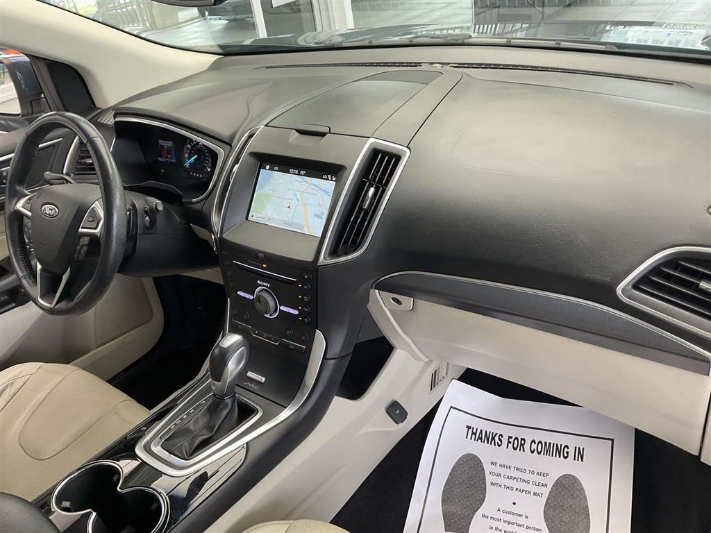 2016 Ford Edge Titanium photo 12