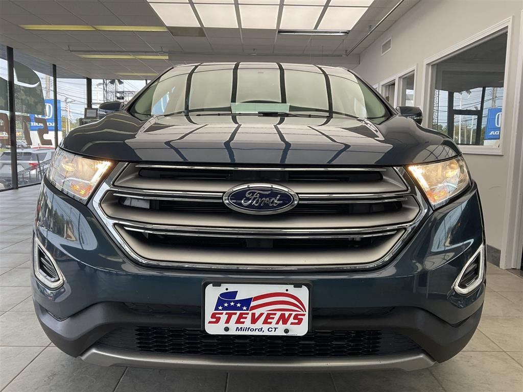 2016 Ford Edge Titanium photo 2