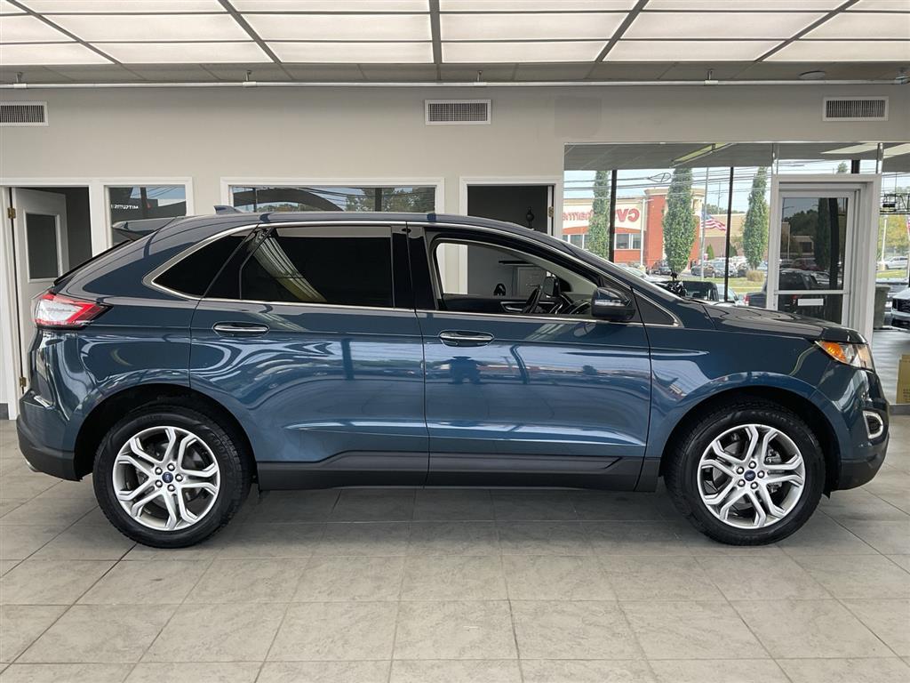 2016 Ford Edge Titanium photo 4