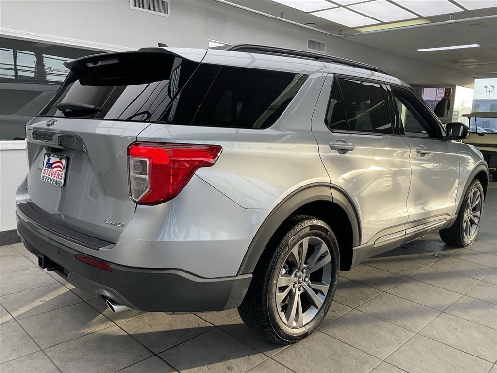 2023 Ford Explorer XLT photo 4