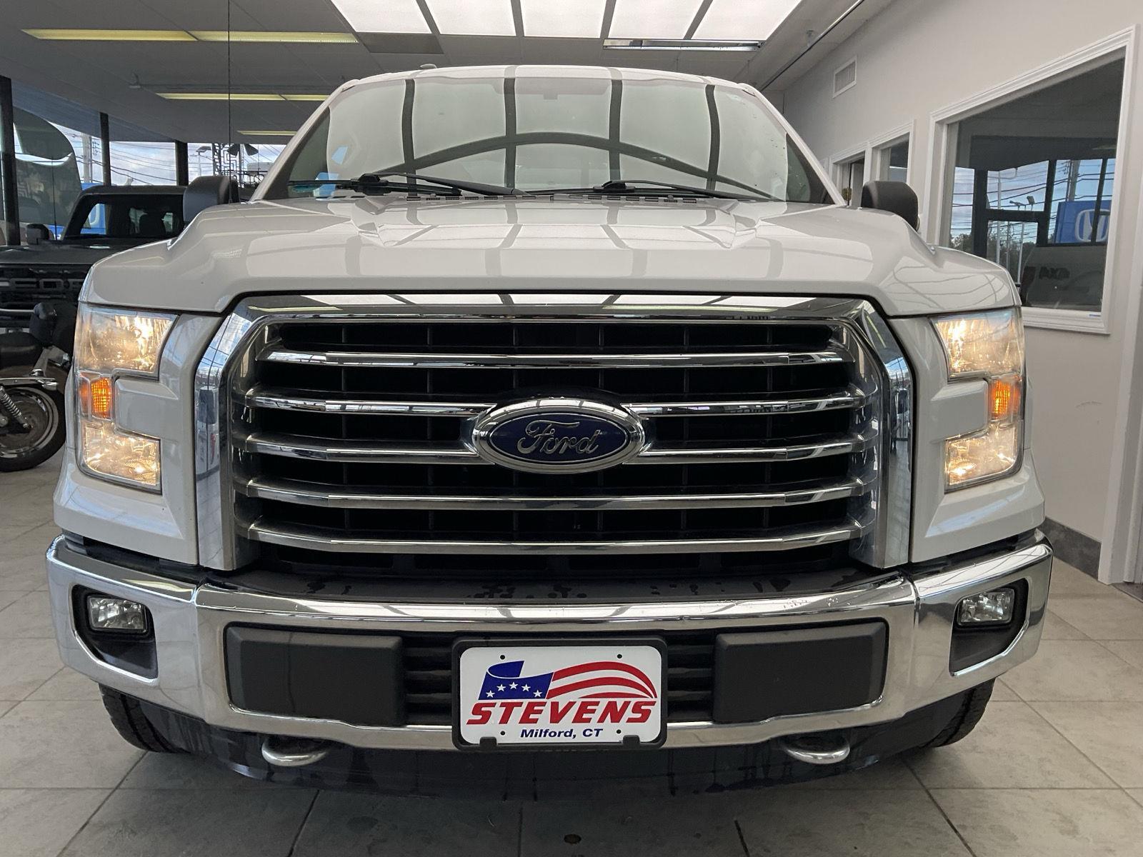 2015 Ford F-150 XLT photo 2