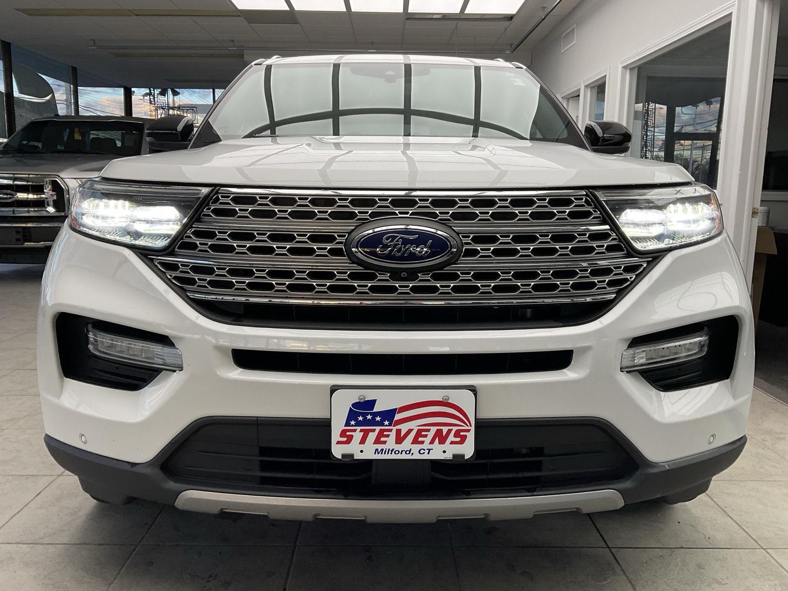 2020 Ford Explorer Limited's photo