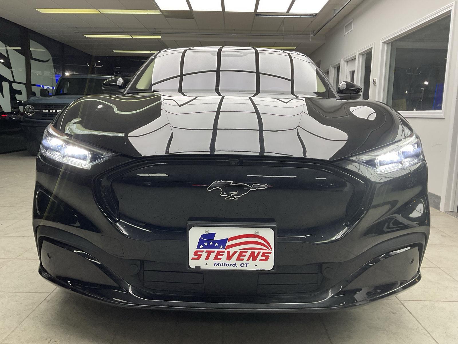 2023 Ford Mustang Mach-E Premium photo 2