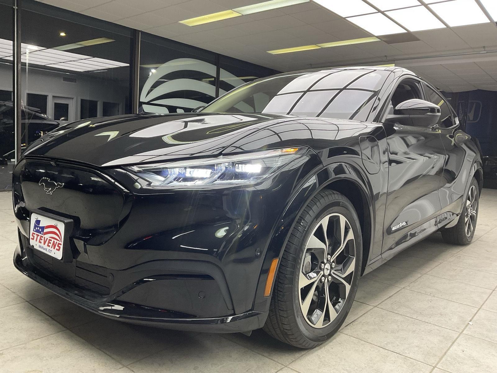 2023 Ford Mustang Mach-E Premium photo 3