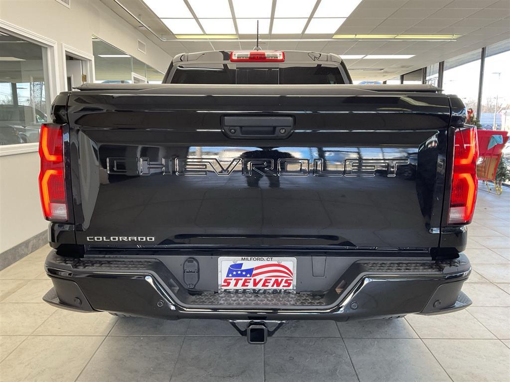 2024 Chevrolet Colorado Z71 photo 3