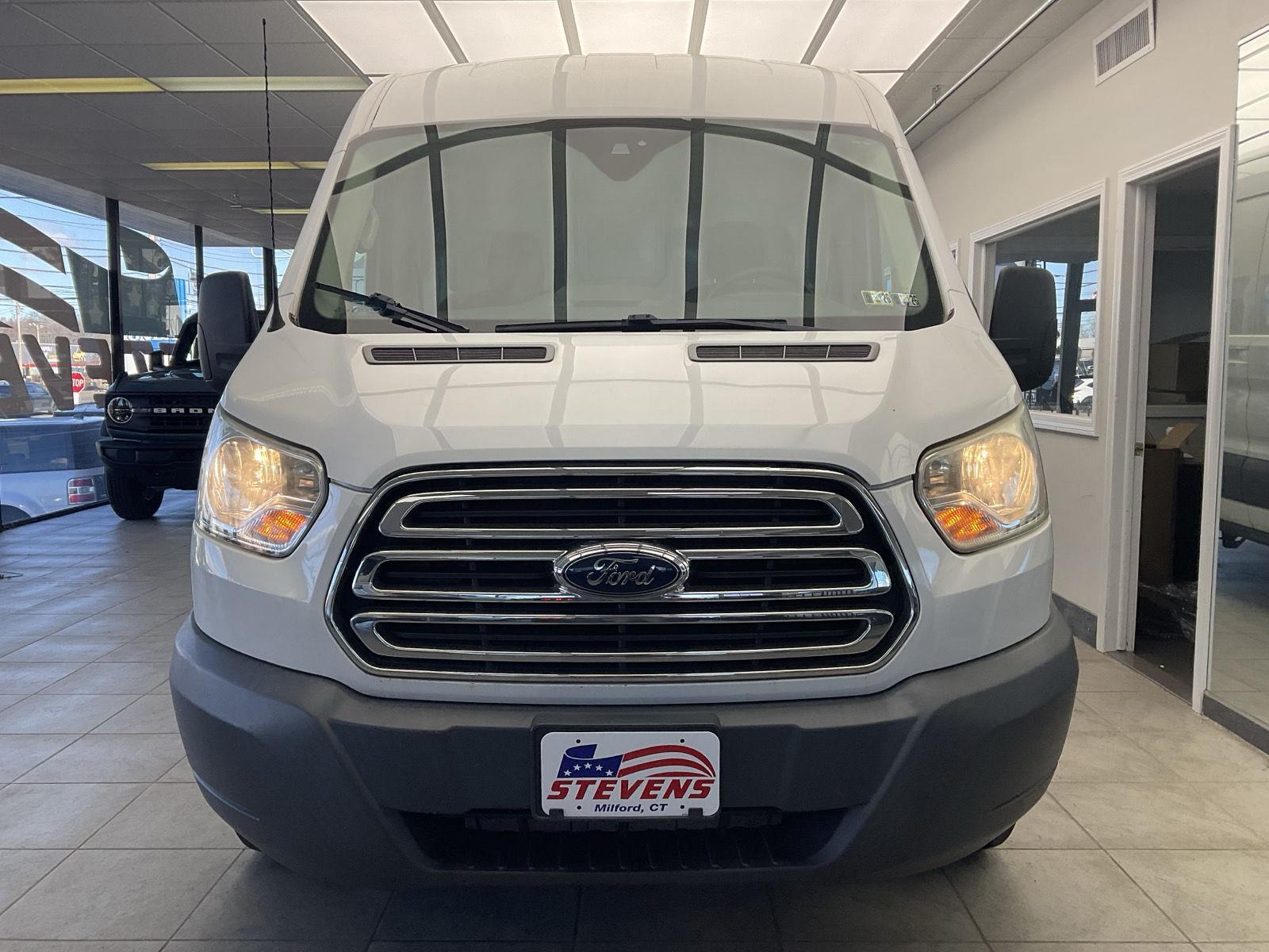 2016 Ford Transit Base's photo