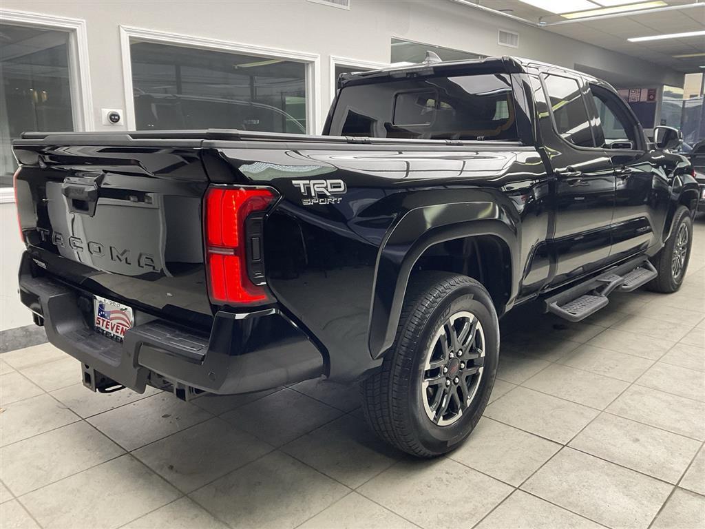 2025 Toyota Tacoma TRD Sport photo 4
