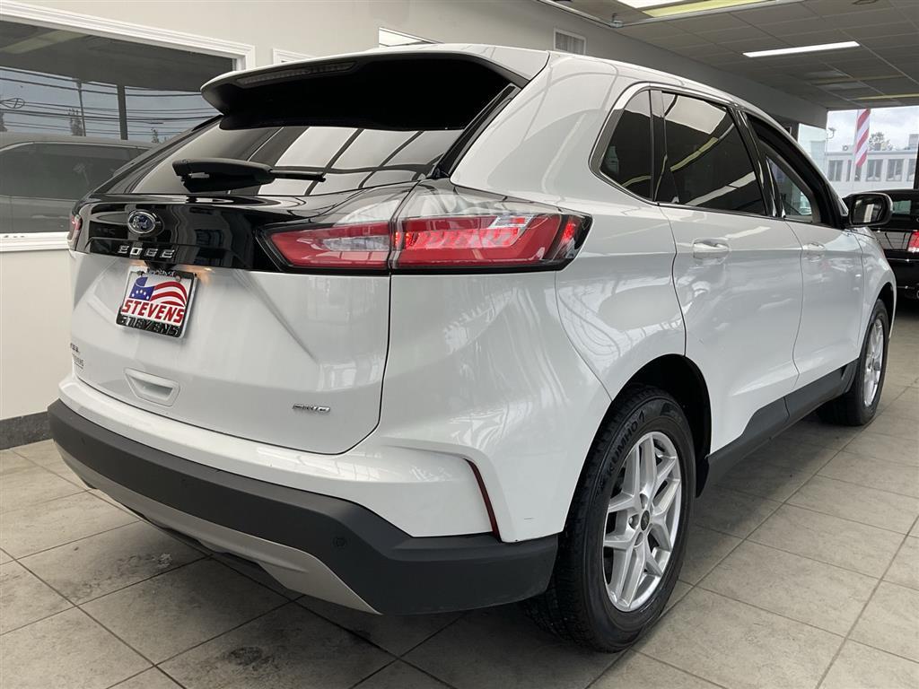 2023 Ford Edge SEL photo 2