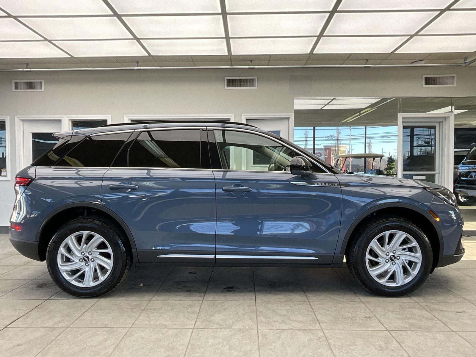 2026 Lincoln Corsair Premiere photo 4