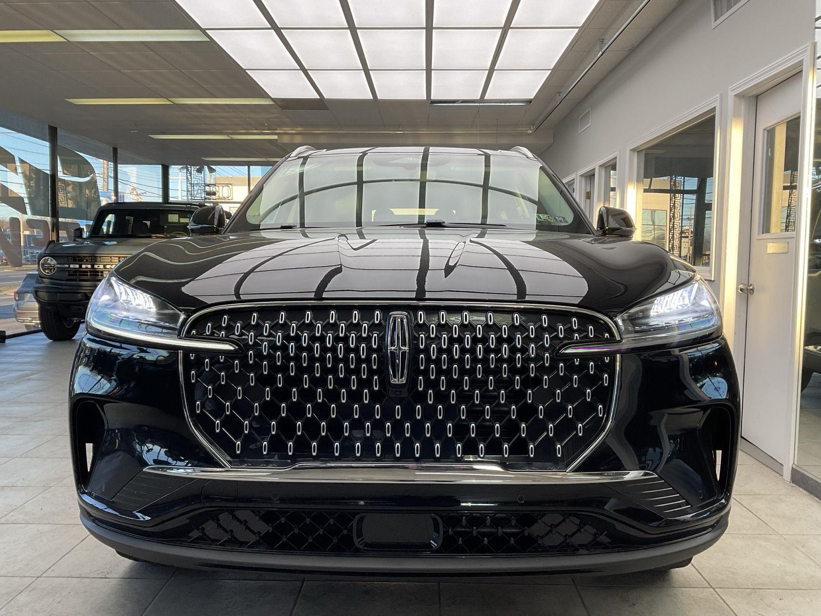 2025 Lincoln Aviator Premiere photo 2