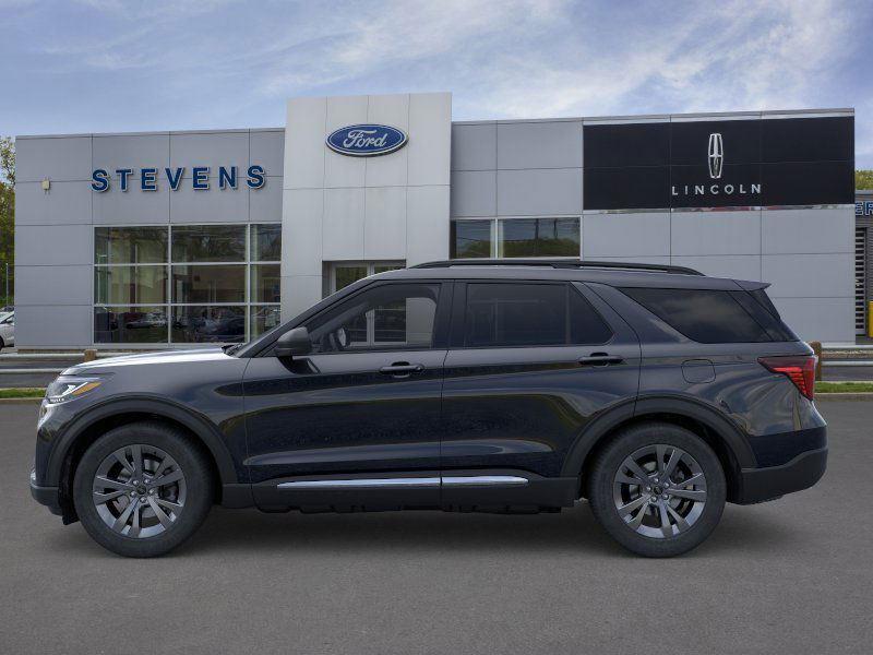 2025 Ford Explorer photo 2