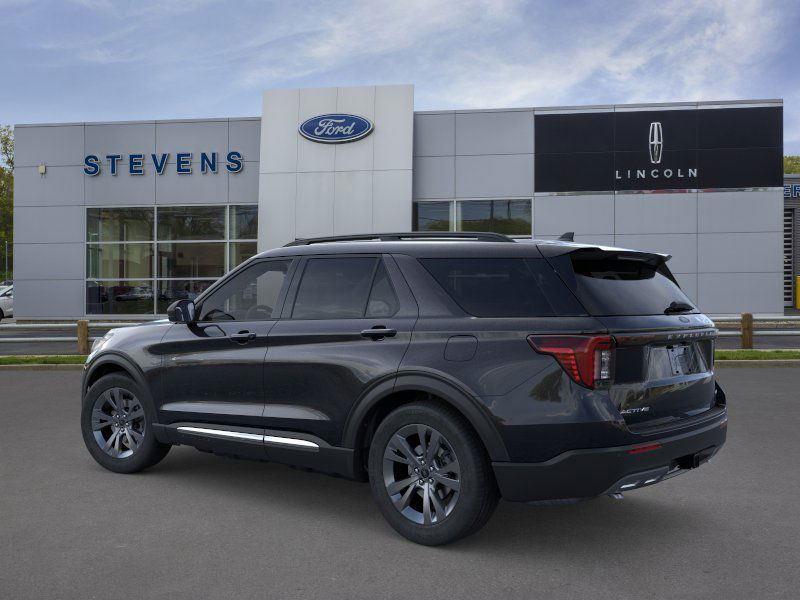 2025 Ford Explorer photo 3