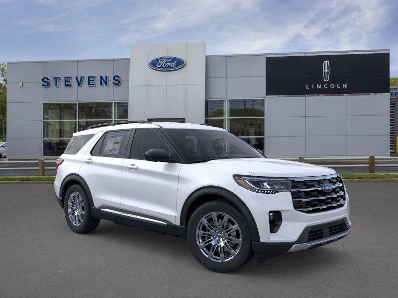 2025 Ford Explorer photo 3