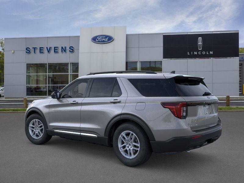 2025 Ford Explorer photo 2