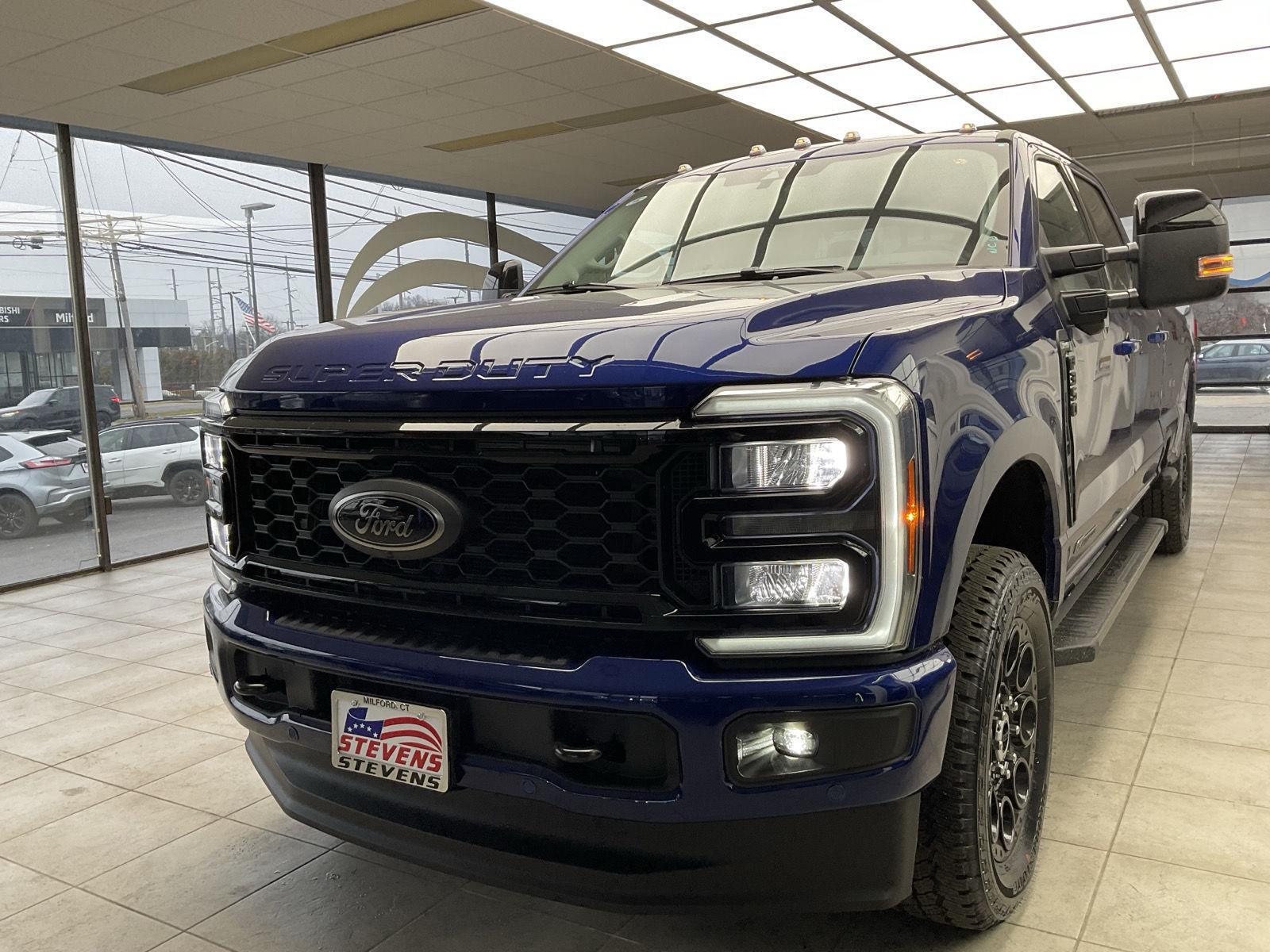2026 Ford F-350 Lariat photo 3
