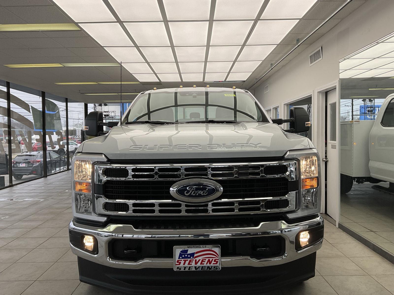 2026 Ford F-350 Super Duty Chassis Cab